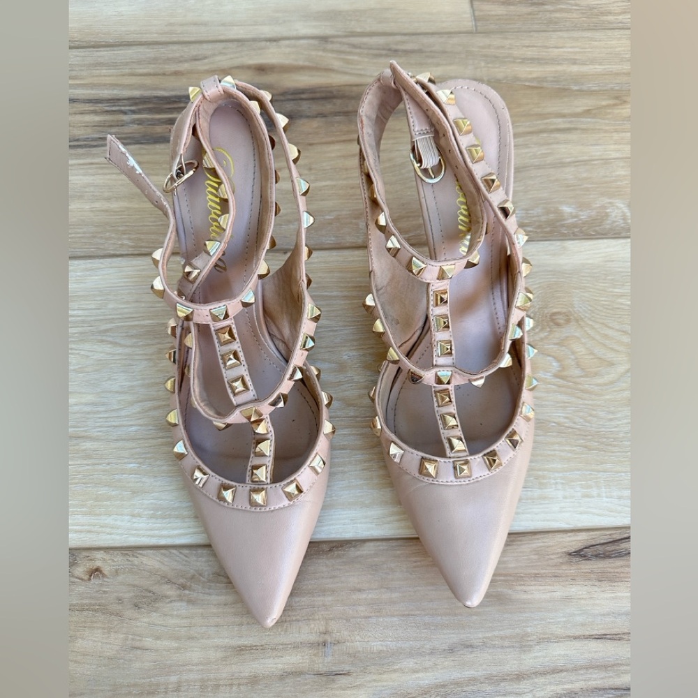 Tan gold studded heel, leather